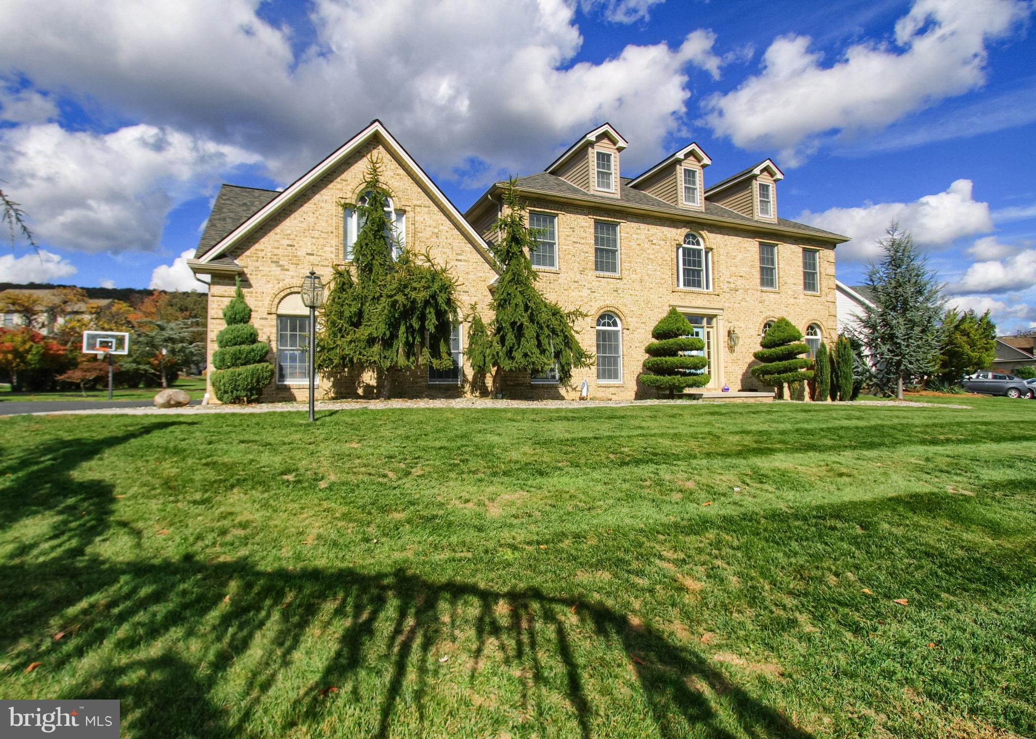 2302 SCARSBOROUGH DRIVE