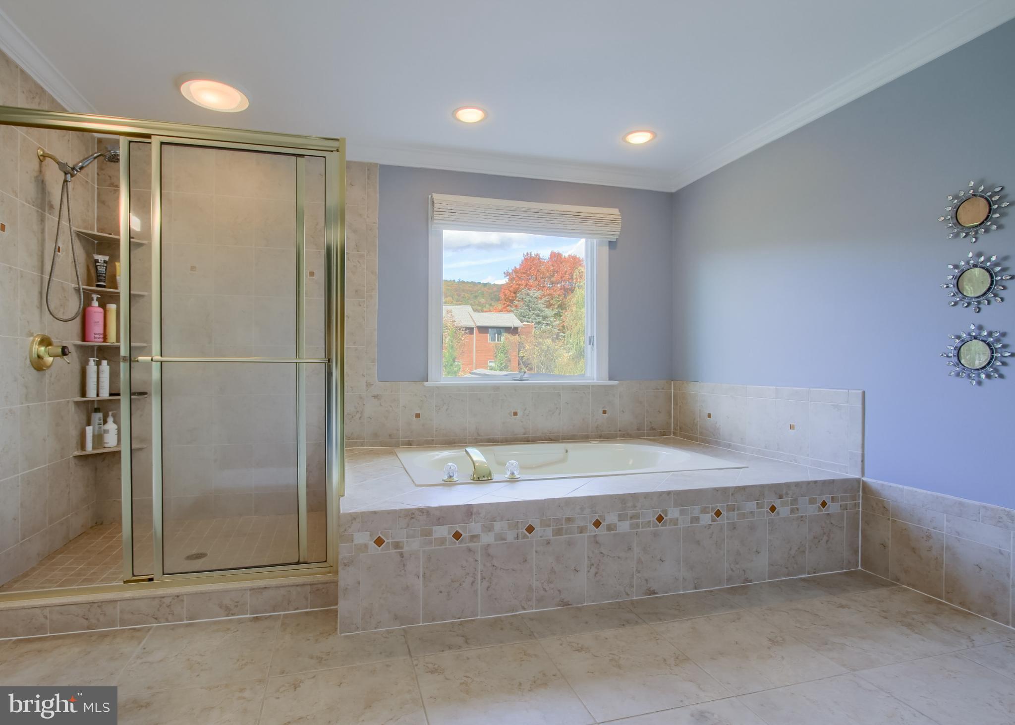 2302 SCARSBOROUGH DRIVE