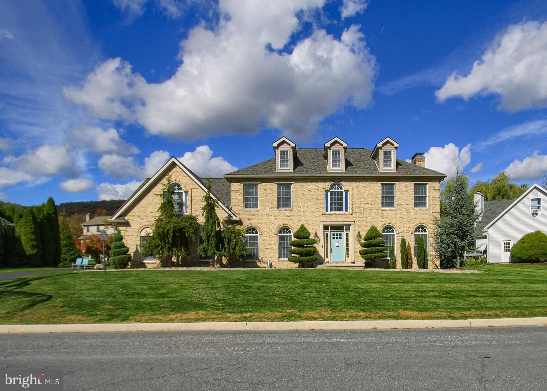 2302 SCARSBOROUGH DRIVE