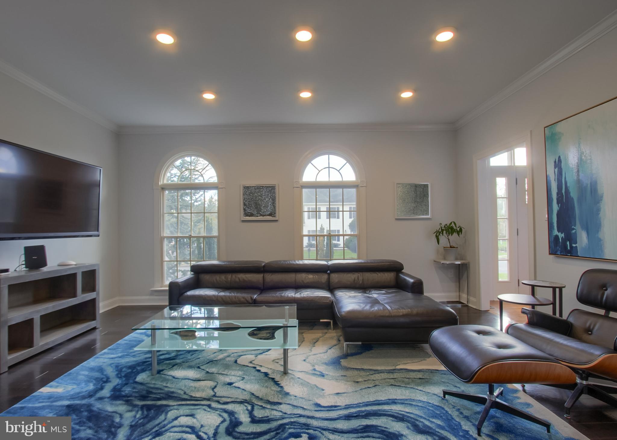 2302 SCARSBOROUGH DRIVE