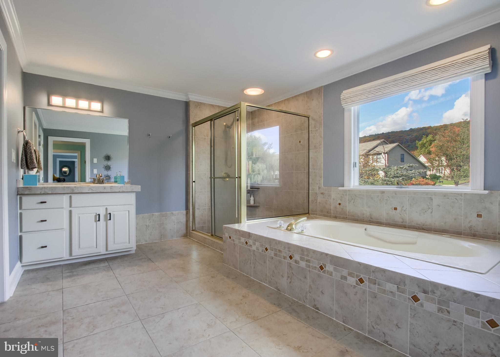 2302 SCARSBOROUGH DRIVE