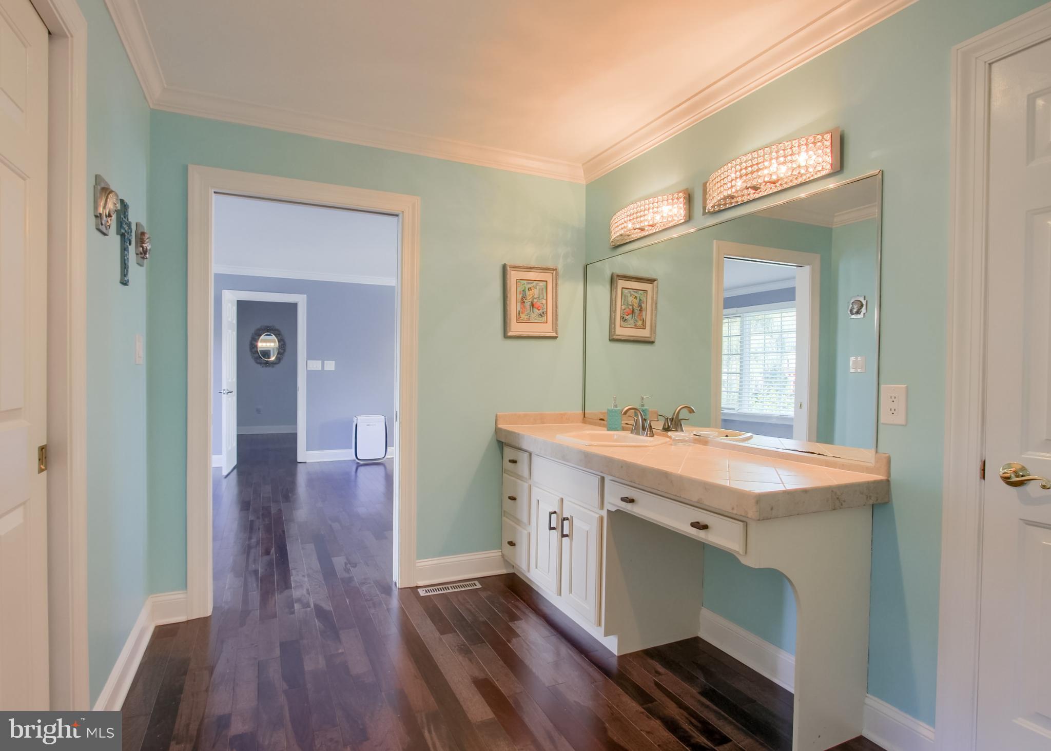 2302 SCARSBOROUGH DRIVE