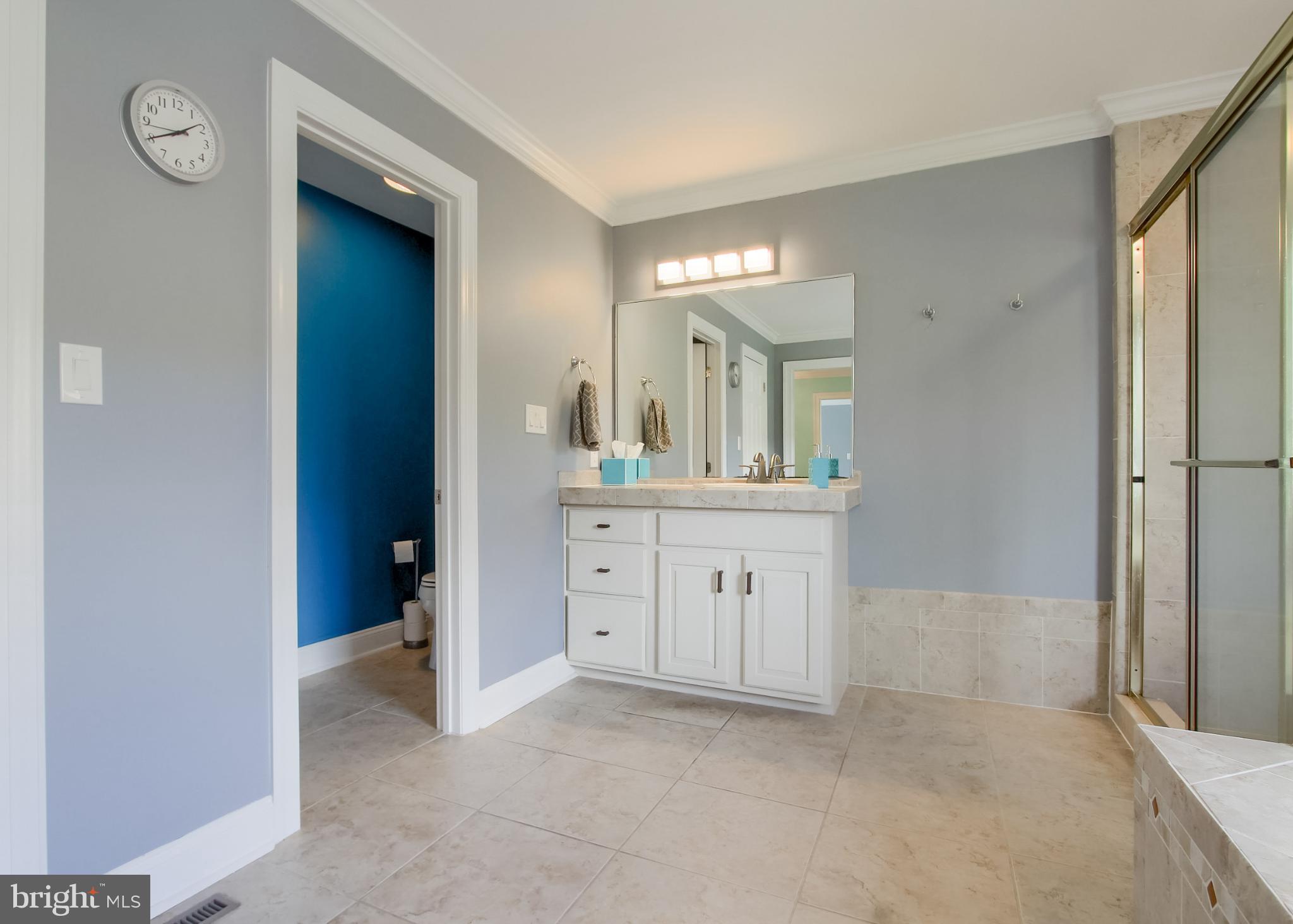 2302 SCARSBOROUGH DRIVE