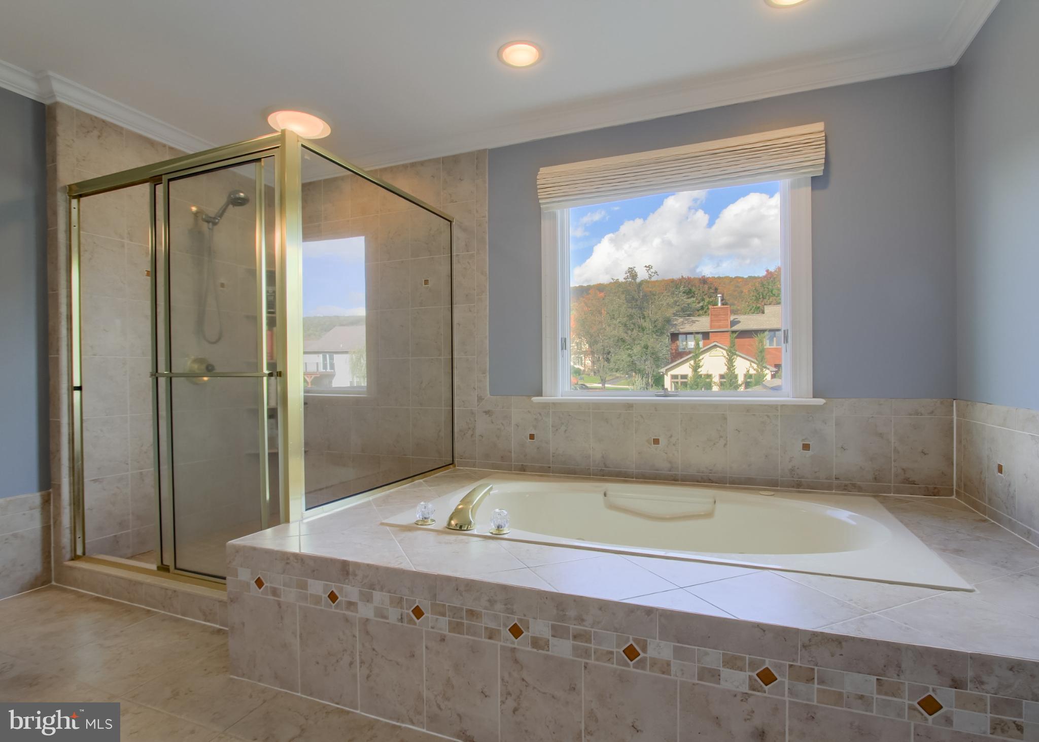 2302 SCARSBOROUGH DRIVE