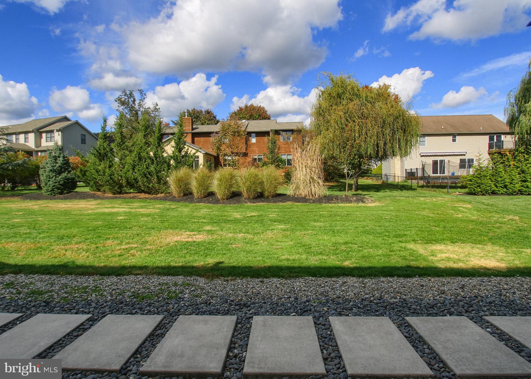 2302 SCARSBOROUGH DRIVE