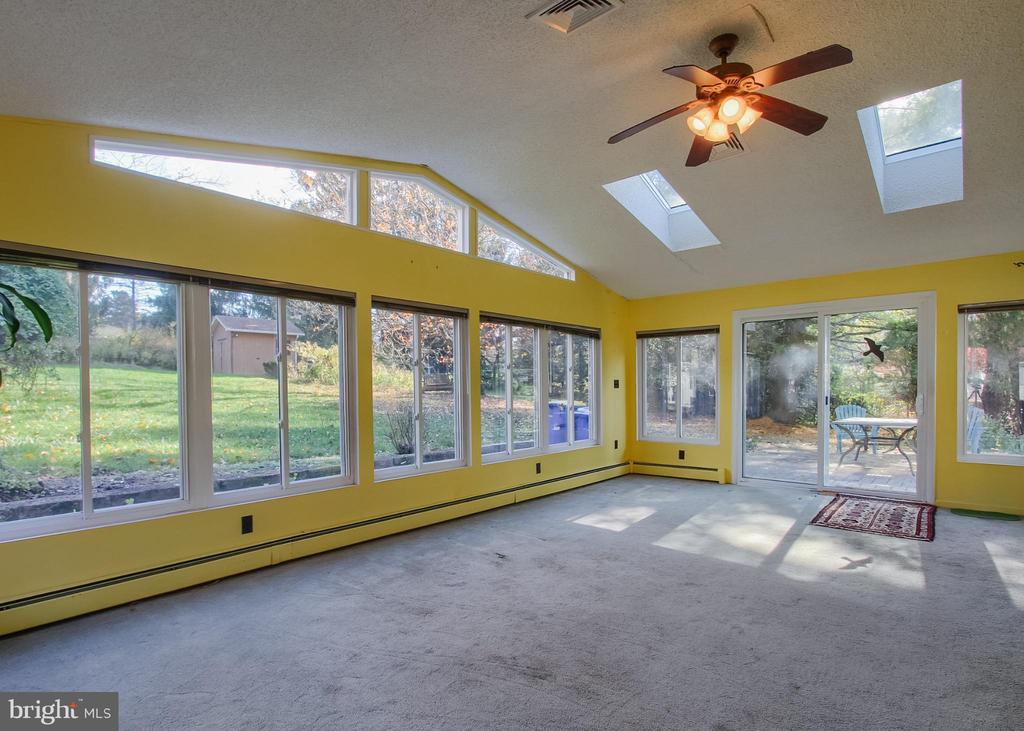 740 SHADY DRIVE