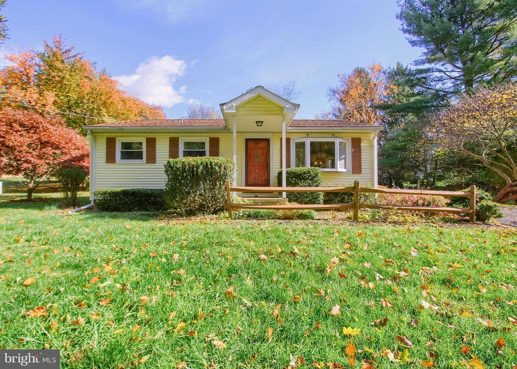 740 SHADY DRIVE