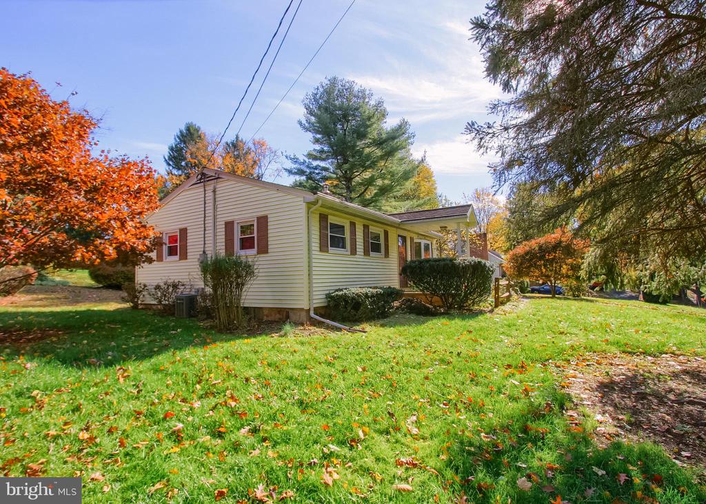 740 SHADY DRIVE