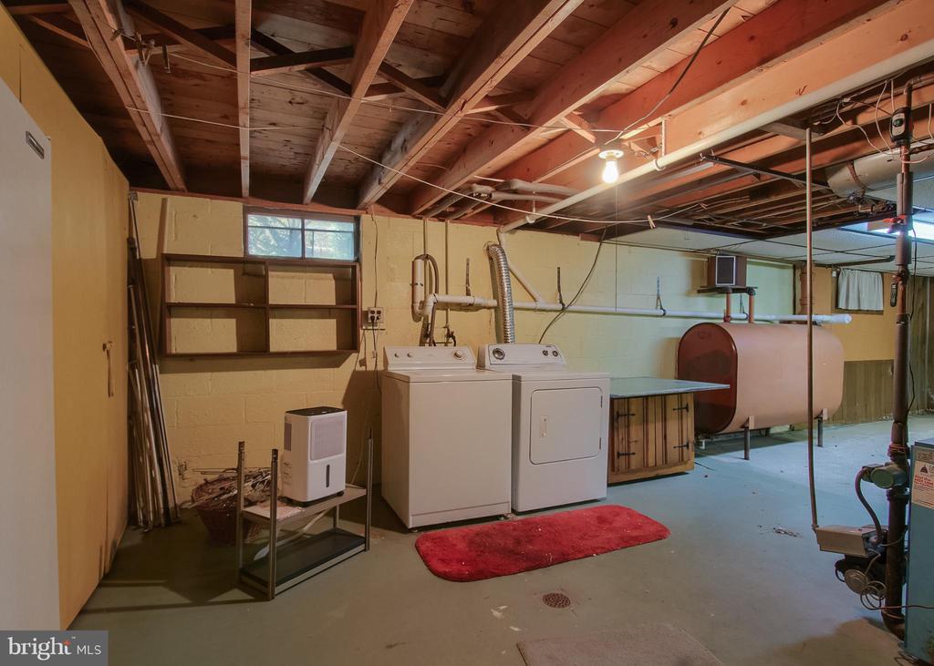 740 SHADY DRIVE