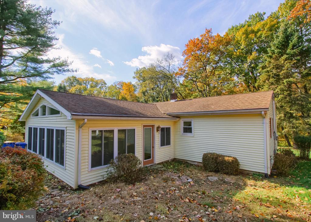 740 SHADY DRIVE