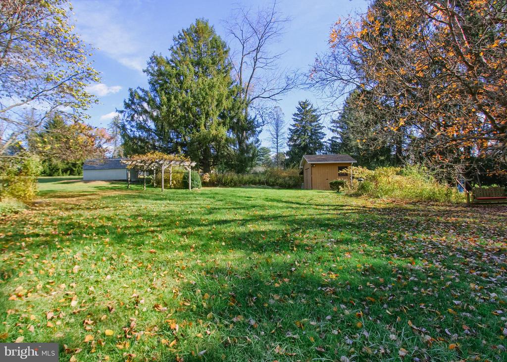 740 SHADY DRIVE