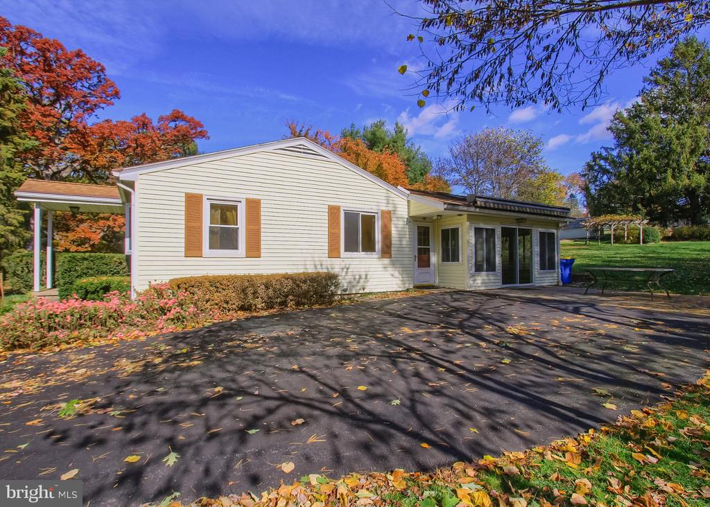 740 SHADY DRIVE