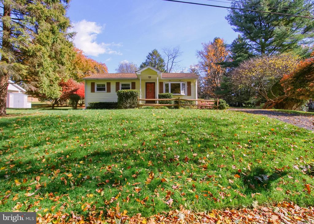 740 SHADY DRIVE