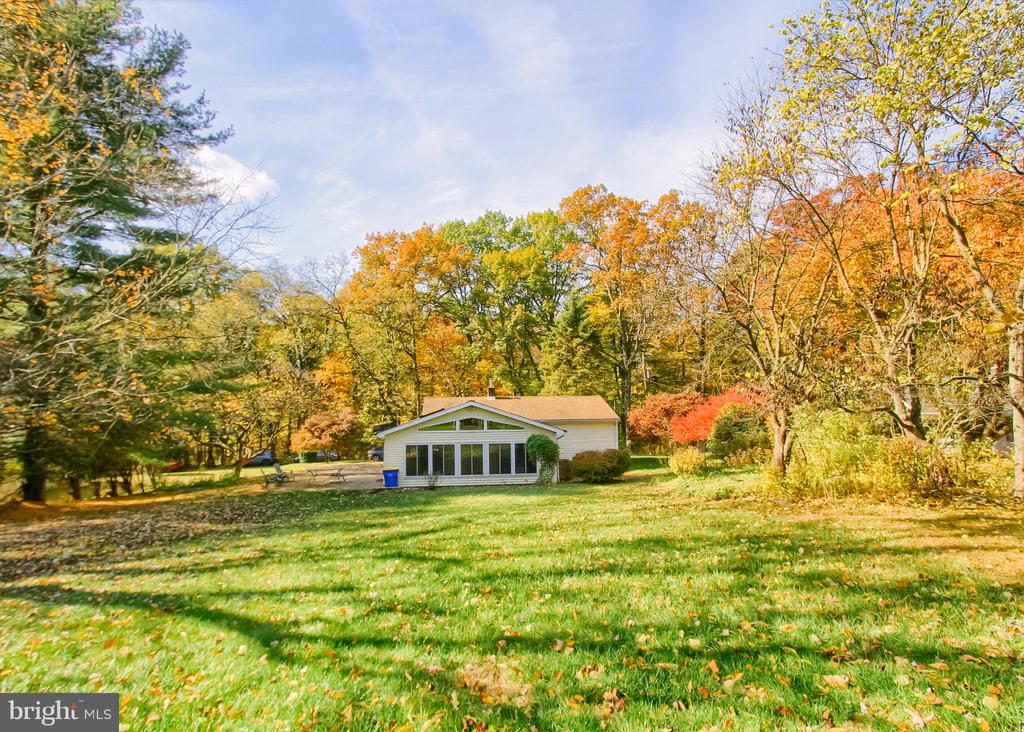 740 SHADY DRIVE