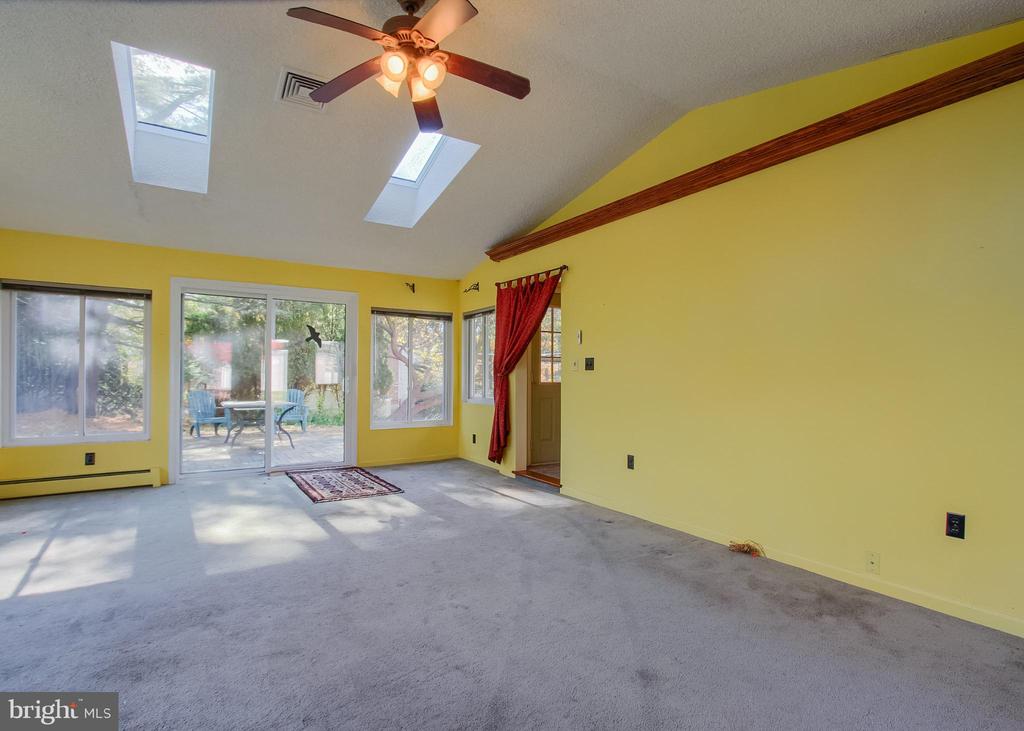 740 SHADY DRIVE