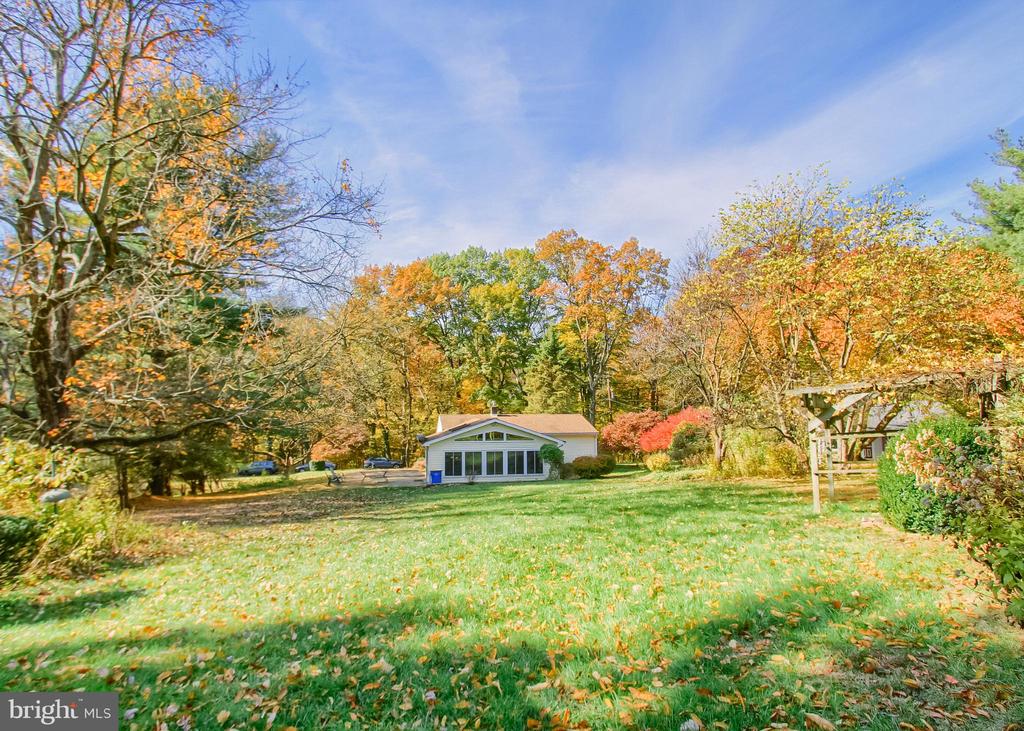 740 SHADY DRIVE