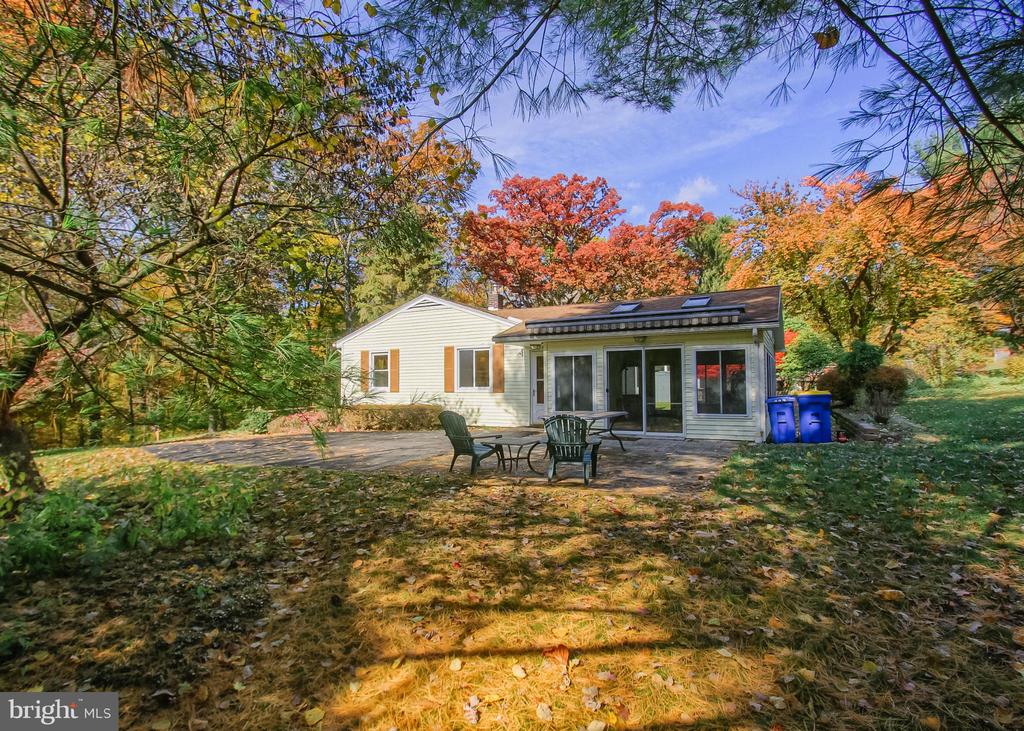 740 SHADY DRIVE