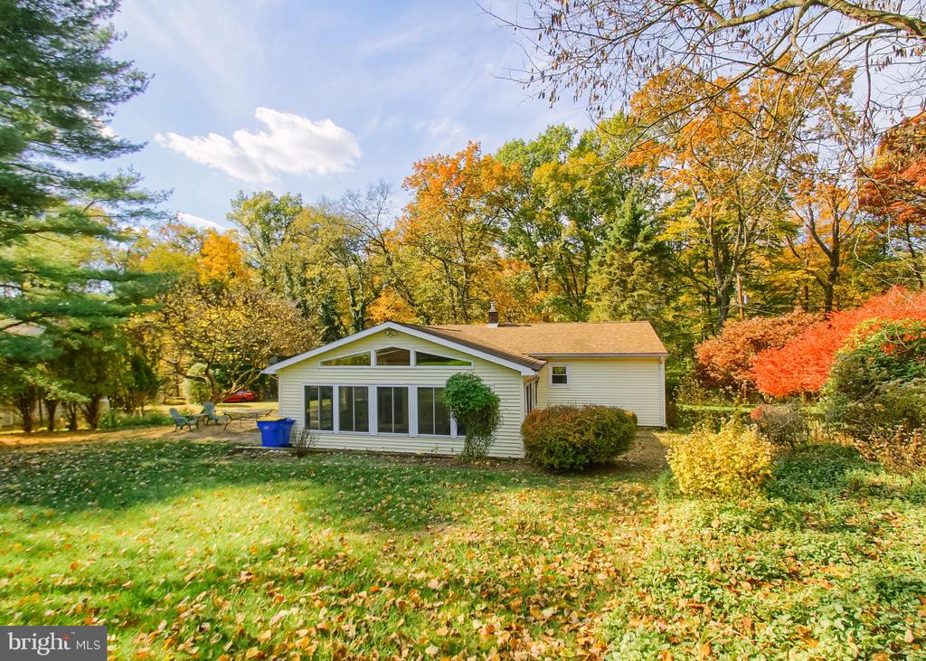 740 SHADY DRIVE