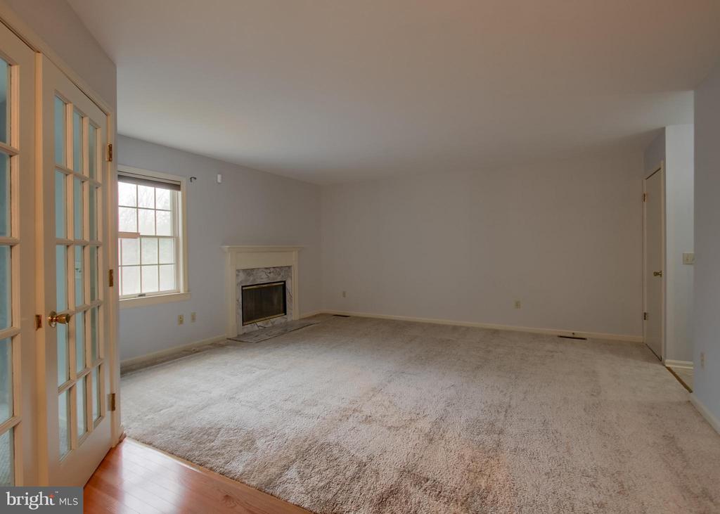 6065 REGENT DRIVE