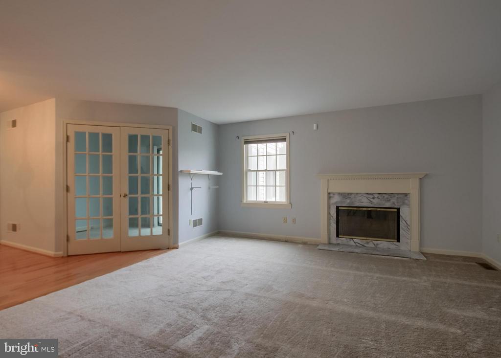 6065 REGENT DRIVE