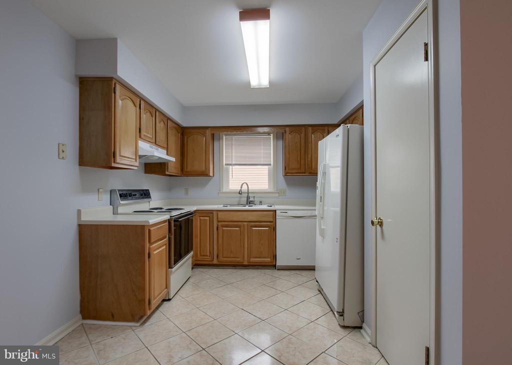 6065 REGENT DRIVE