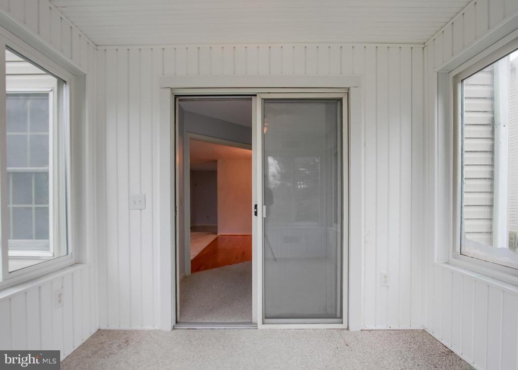 6065 REGENT DRIVE