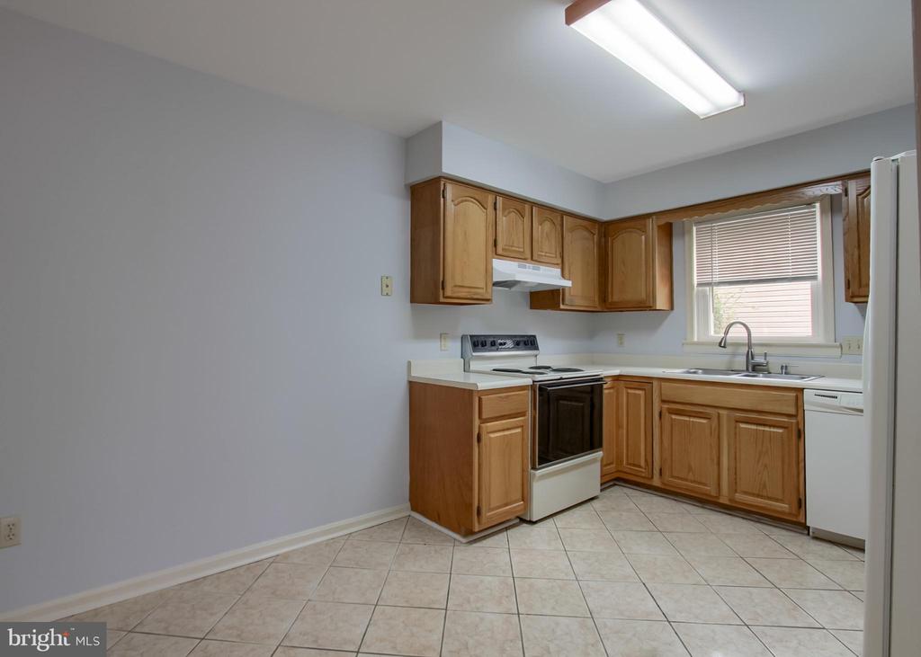 6065 REGENT DRIVE