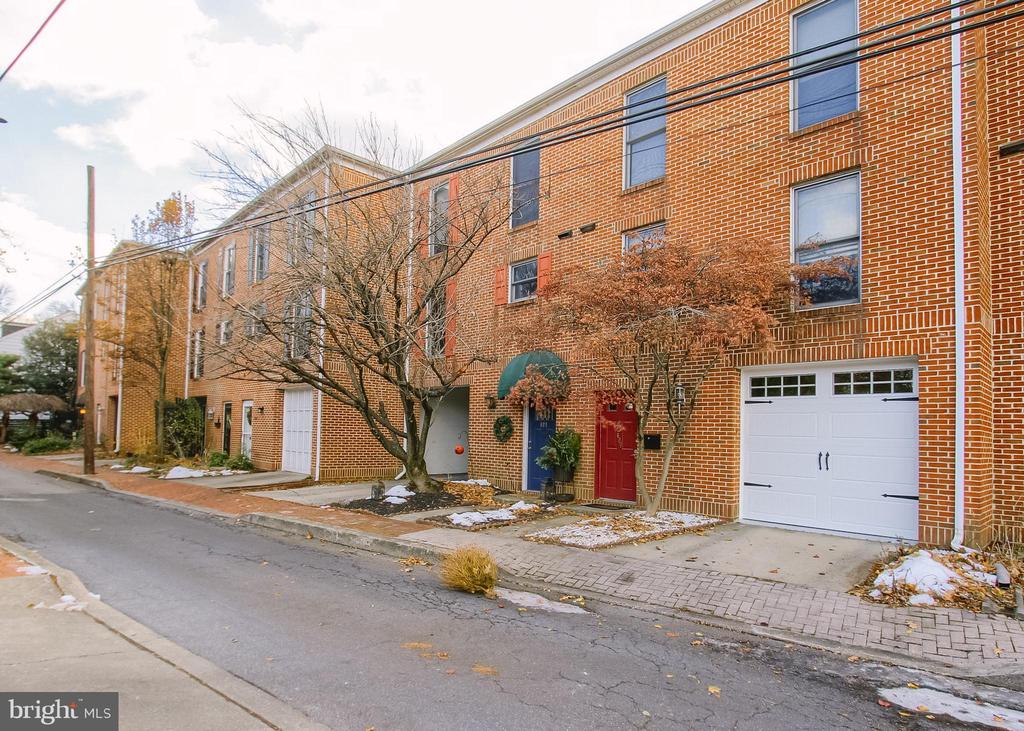 606 SHOWERS STREET