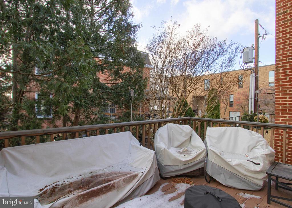 606 SHOWERS STREET