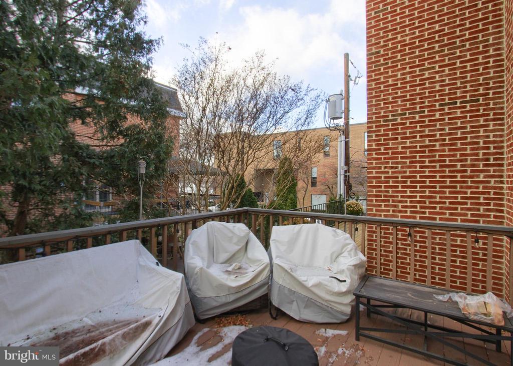 606 SHOWERS STREET
