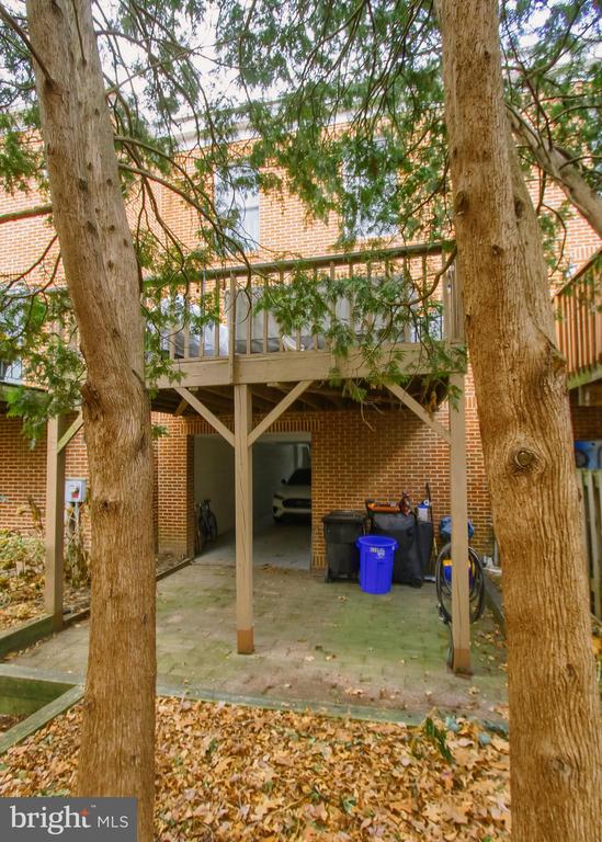 606 SHOWERS STREET