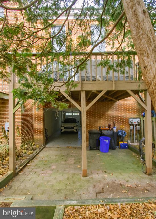 606 SHOWERS STREET