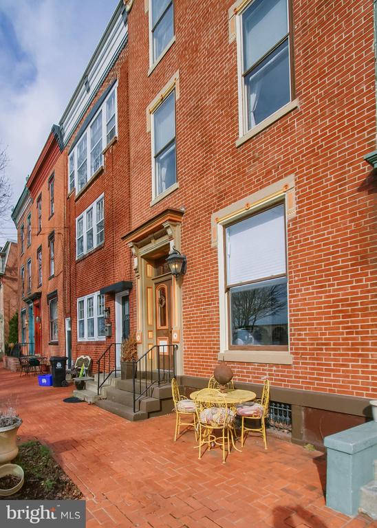 591 S FRONT STREET