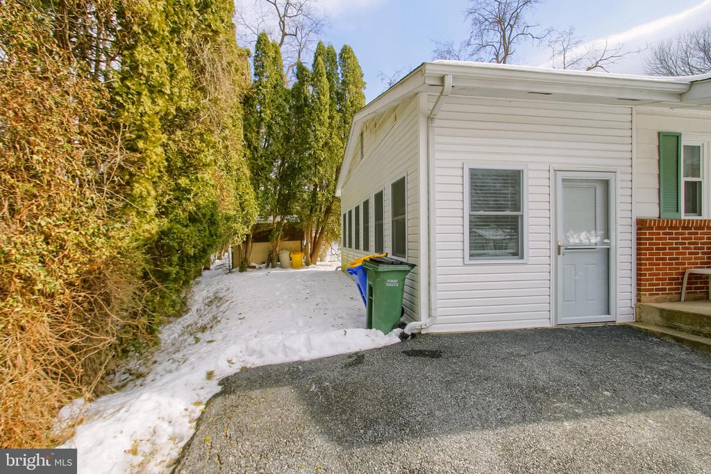 1075 PRINCESS DRIVE