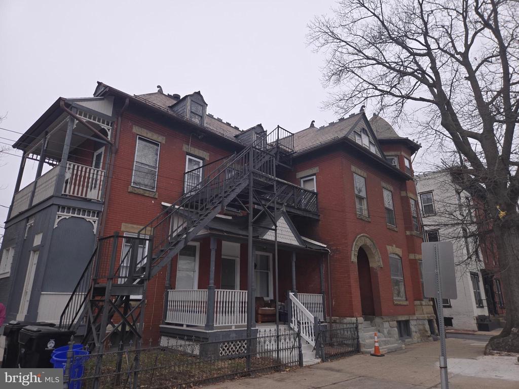 212 FORSTER STREET