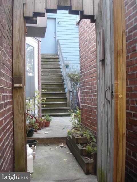 1109 N FRONT STREET