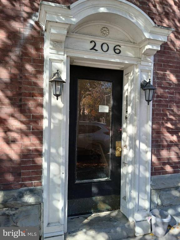 206 KELKER STREET