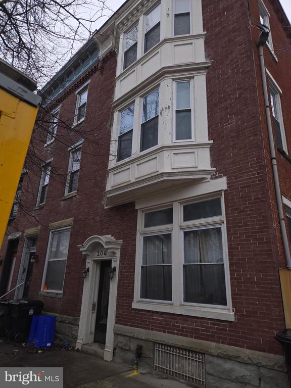 206 KELKER STREET