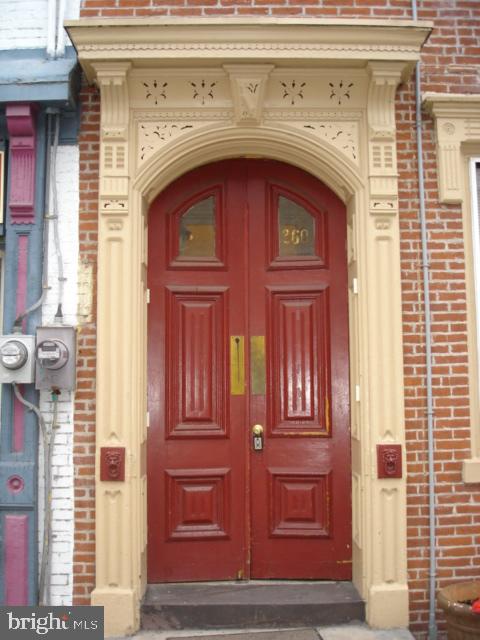 260 VERBEKE STREET
