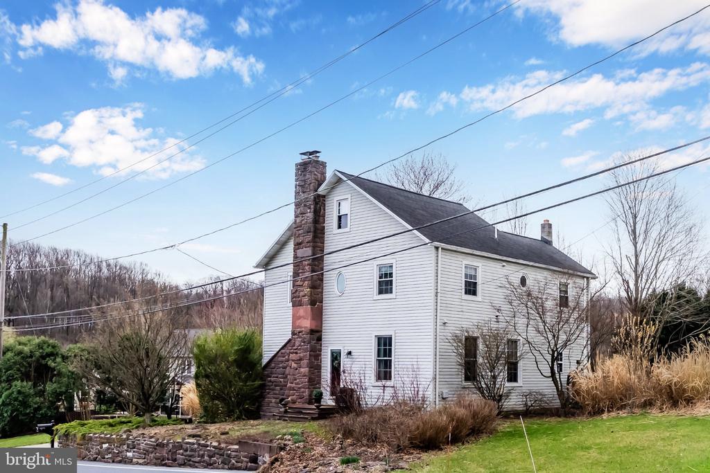 872 WALTONVILLE ROAD