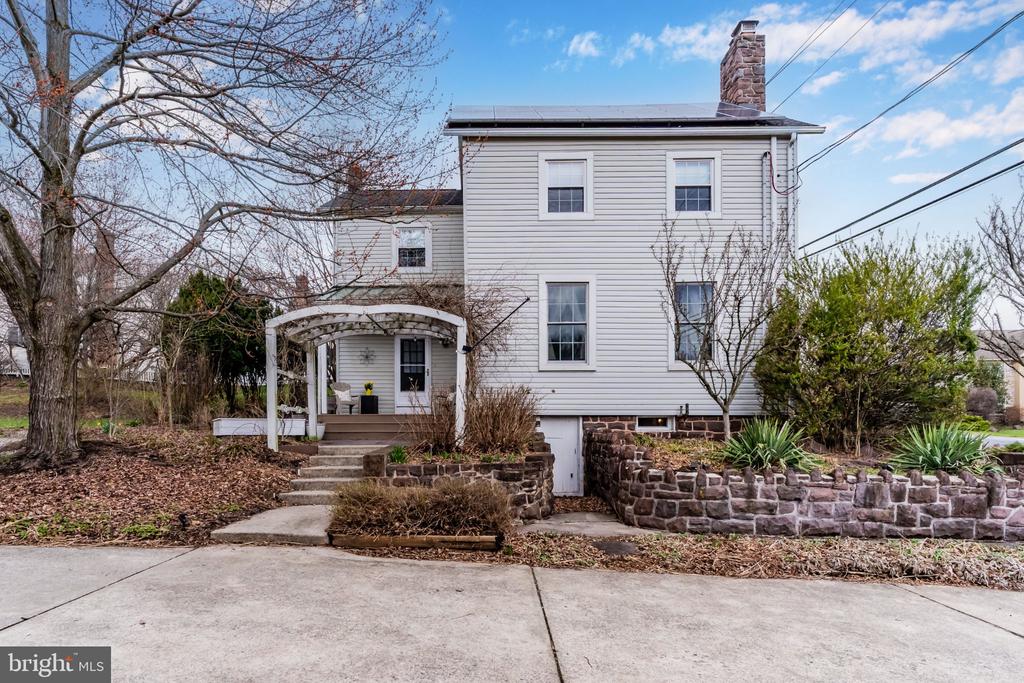 872 WALTONVILLE ROAD