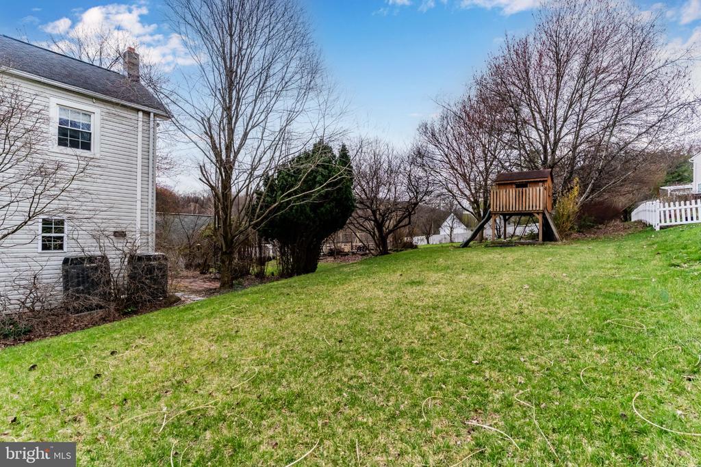 872 WALTONVILLE ROAD