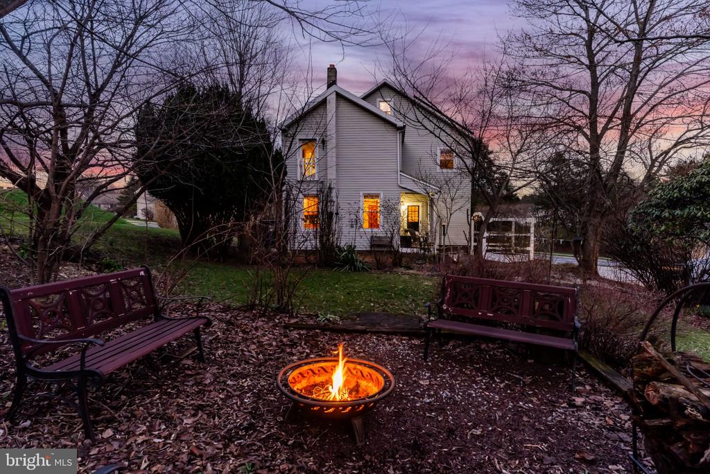 872 WALTONVILLE ROAD