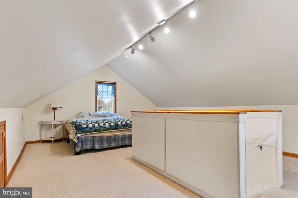 872 WALTONVILLE ROAD