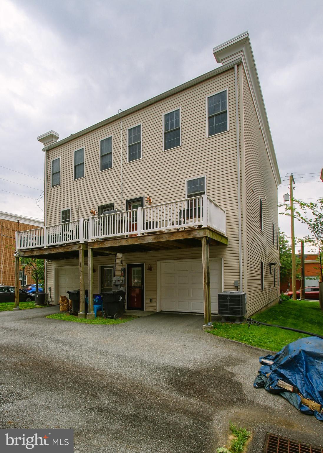 2003 GREEN STREET