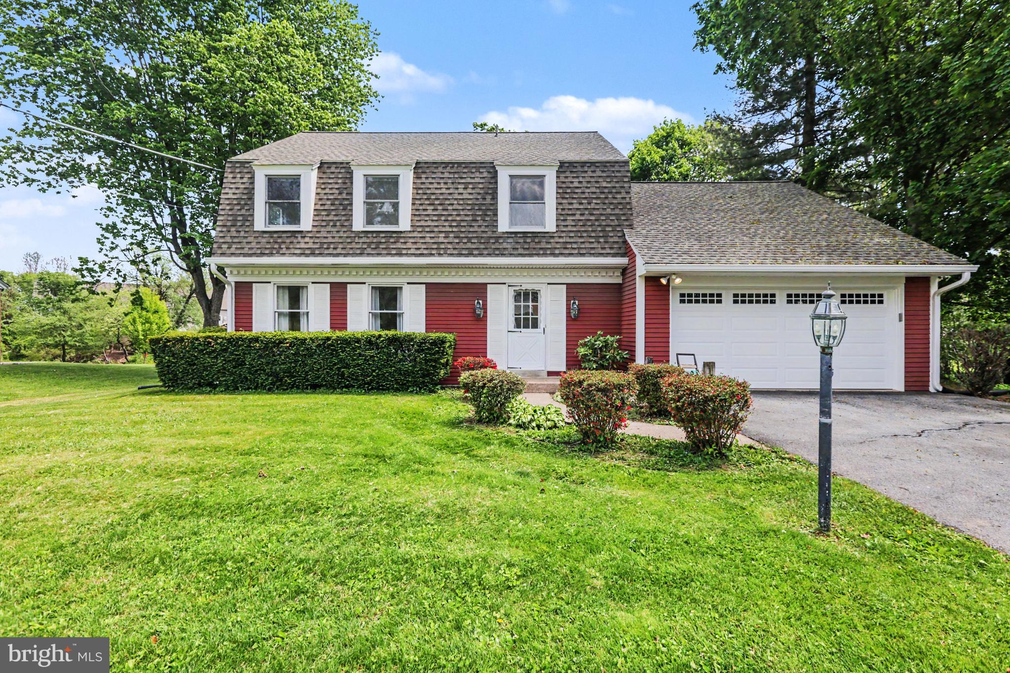 1121 GREEN TREE ROAD
