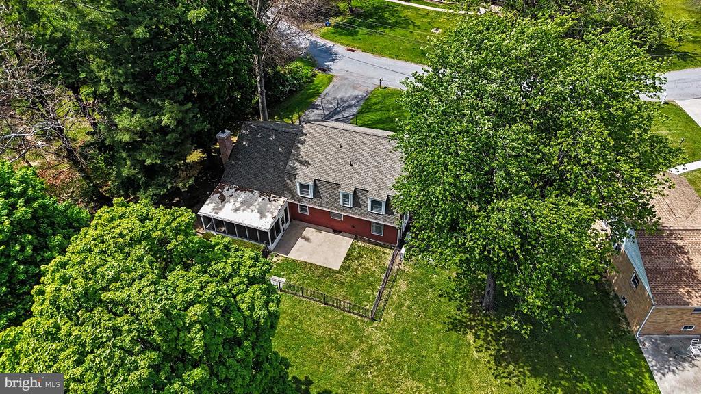 1121 GREEN TREE ROAD
