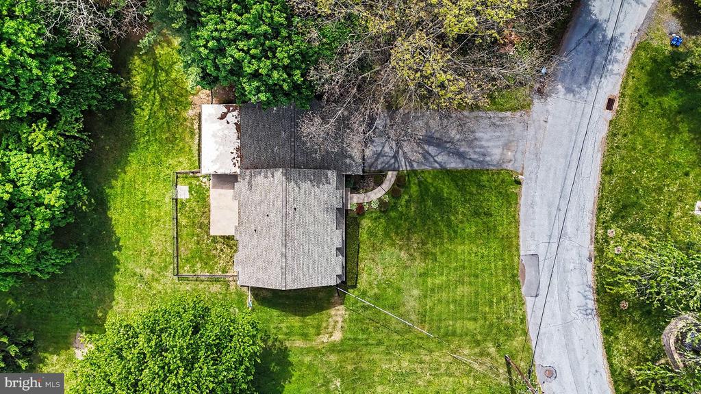 1121 GREEN TREE ROAD