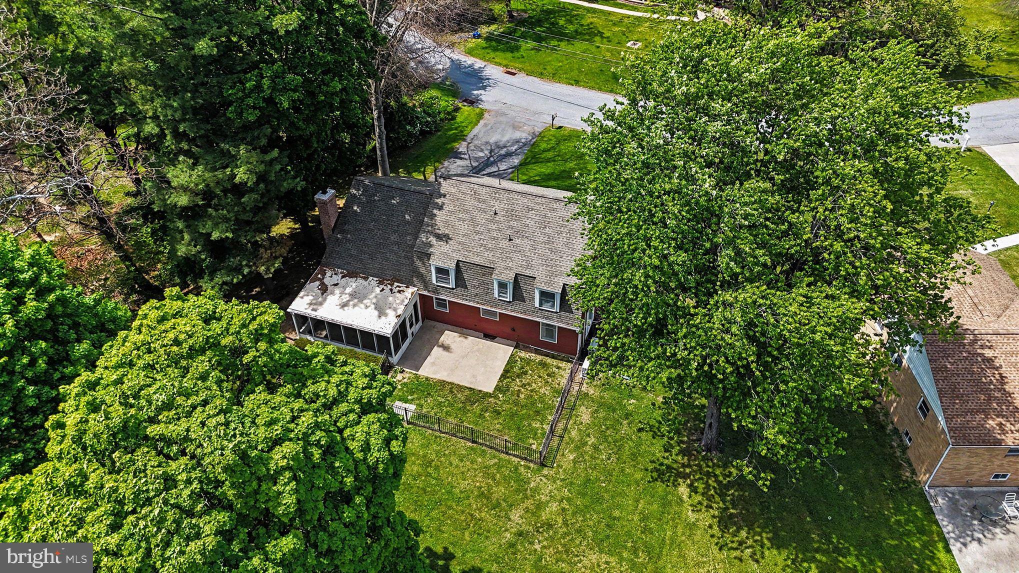 1121 GREEN TREE ROAD