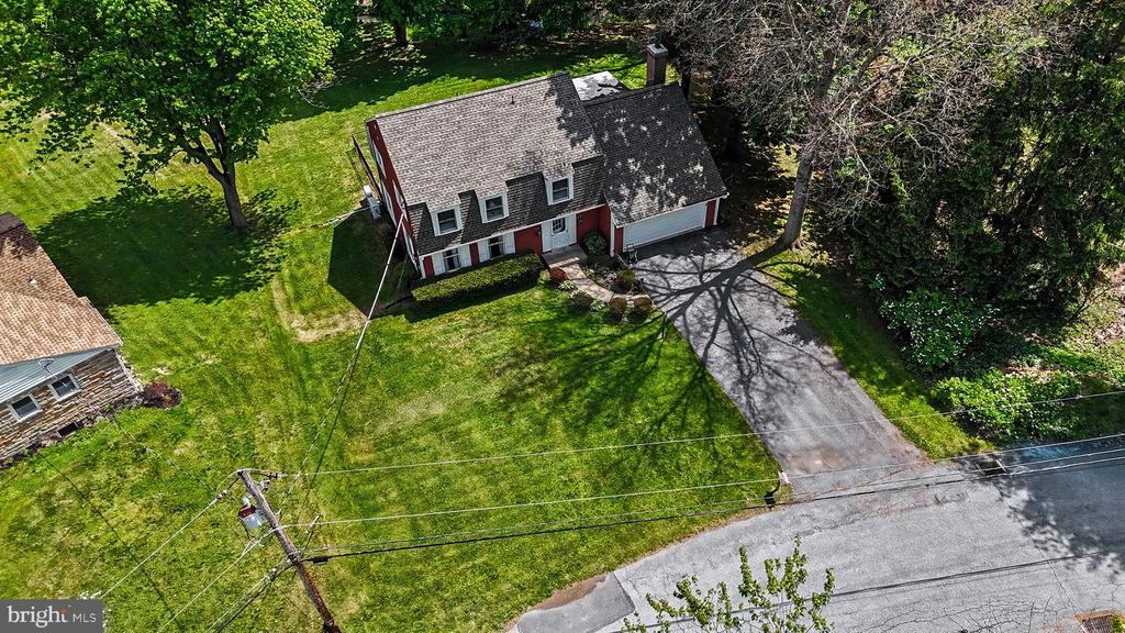 1121 GREEN TREE ROAD